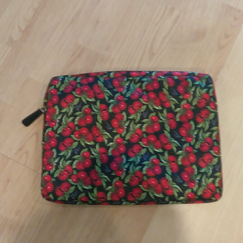 Betsey Johnson laptop case
